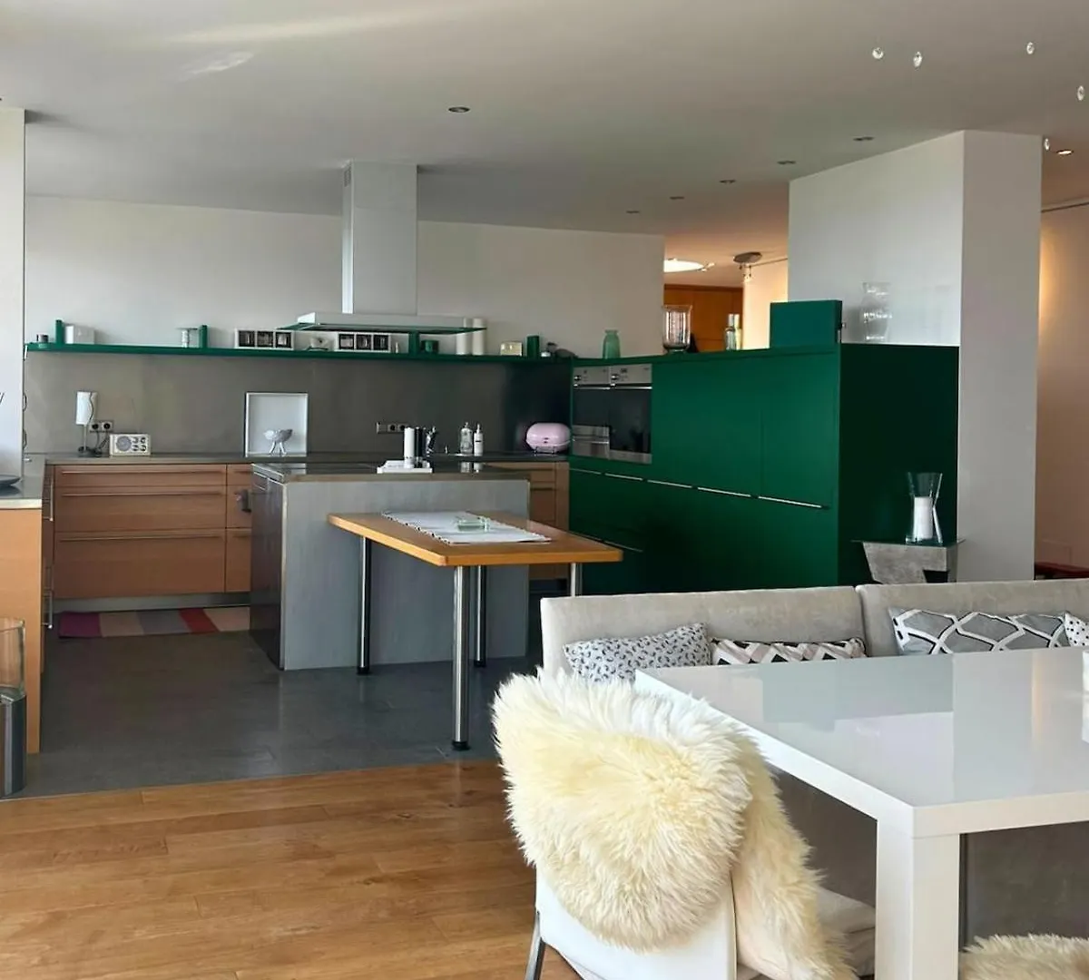 250 M2 Penthouse Mit Dachterrasse & Sauna, Bei Salzburg Freilassing 0*,  Germany